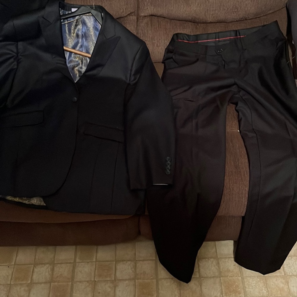 Semi canvas hand tailored very good condition jacket and pants 32r